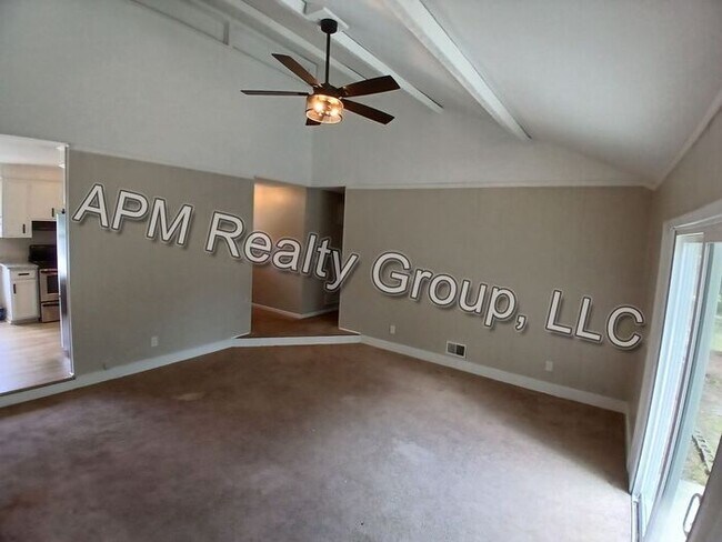 Building Photo - Newly Remodeled Home in Southeast Columbia