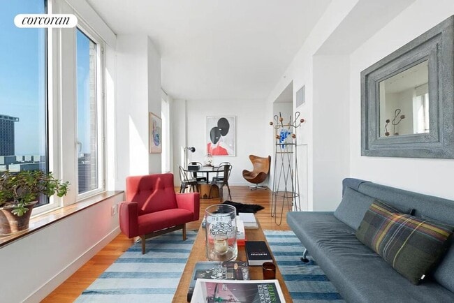 Building Photo - 15 S William St