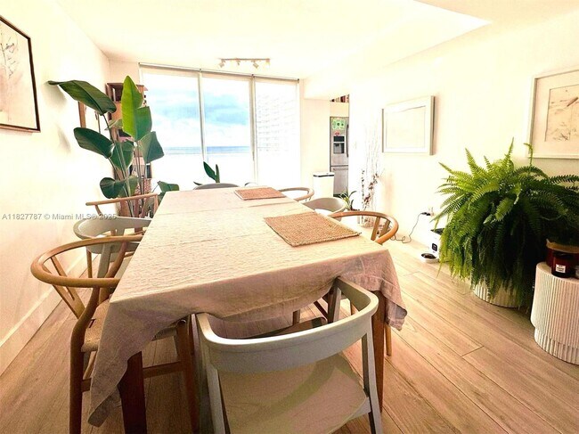 Building Photo - 5900 Collins Ave