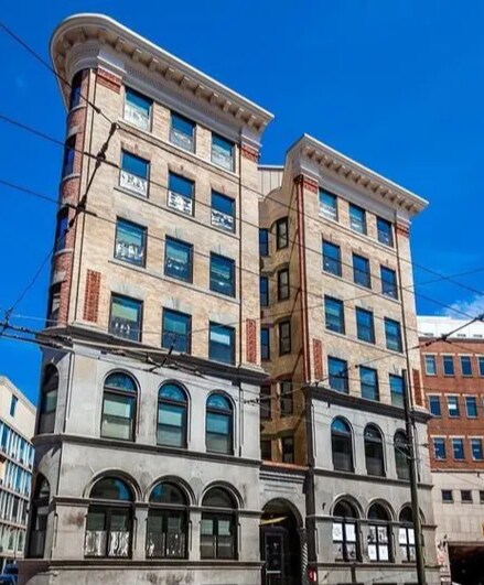 Building Photo - 115 Mt Auburn St