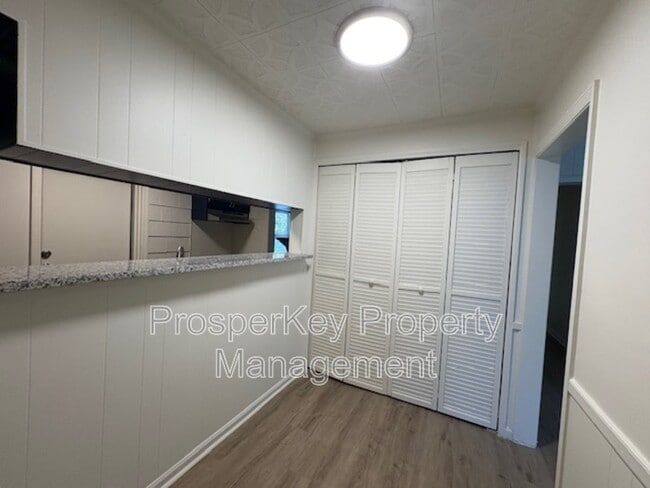 Building Photo - 5244 Winburn Ave