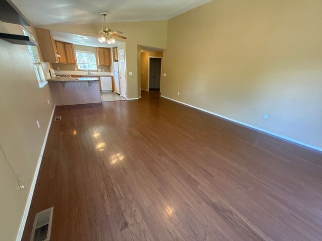 Building Photo - NE 3 Bdrm, 2 Bath, Gas Heat/Fireplace, Newer Carpet & Paint, Corner lot, Fenced Yard, DBL Garage