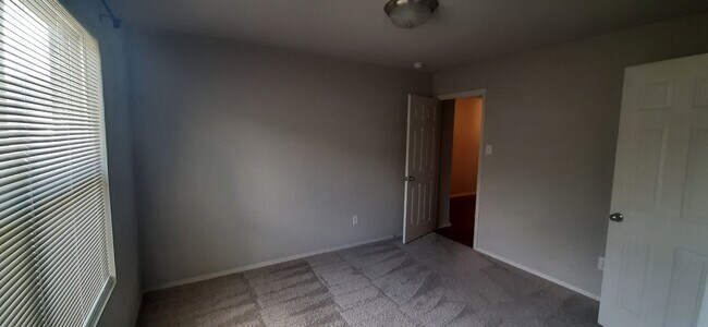 Building Photo - 26 Dunnaway Dr