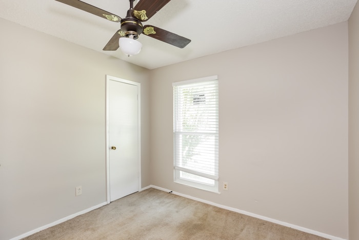 Building Photo - 441 NW Jayellen Ave