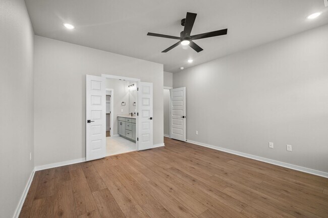 Building Photo - Live New in Bentonville | 3BR Beauty with Backyard