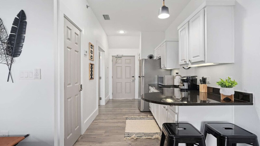 Building Photo - 9955 E County Hwy 30A