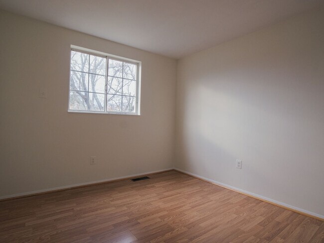 Building Photo - Beautiful 3-Bedroom Townhome with Private Backyard in Henrico