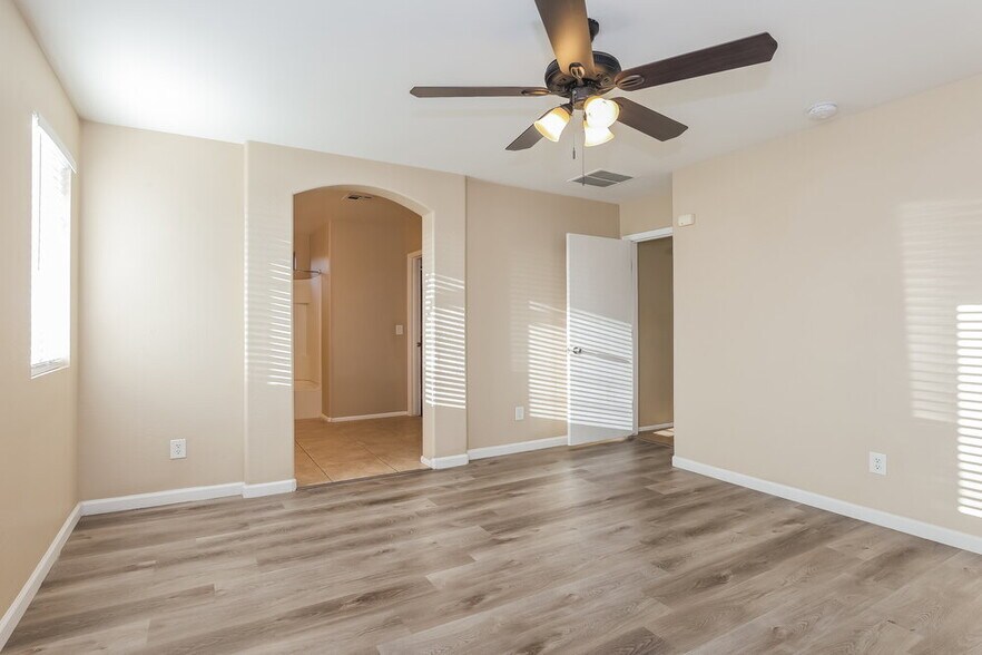 Building Photo - 4621 W Carson Rd