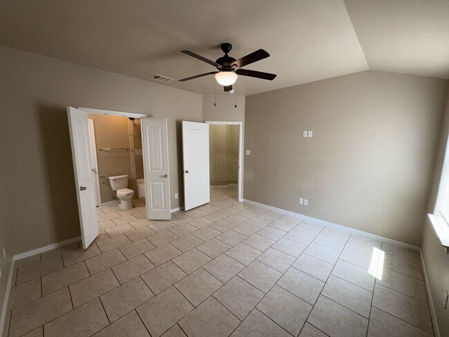 Building Photo - 1300 Vanguard Ln