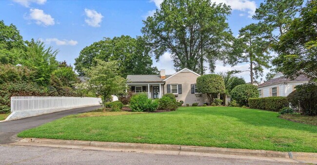Building Photo - Charming Raleigh Retreat: 4-Bedroom Haven ...