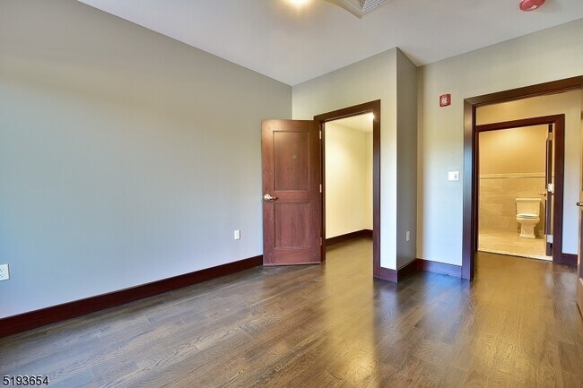 Building Photo - 8 Whitehall Rd