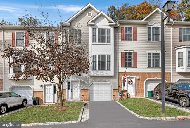 Building Photo - 100 Parker Ave