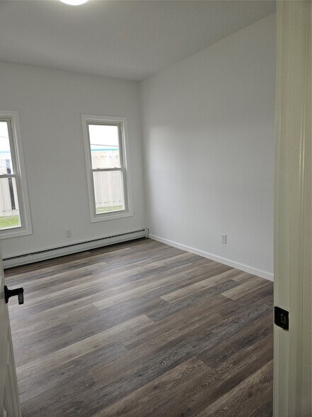 Building Photo - 120 Henry St