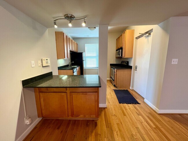 Building Photo - 5653 Waterman Blvd