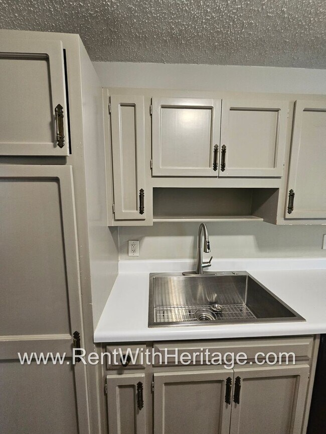 Building Photo - Gorgeous 4bd / 2.5 in Popular Arbor Statio...