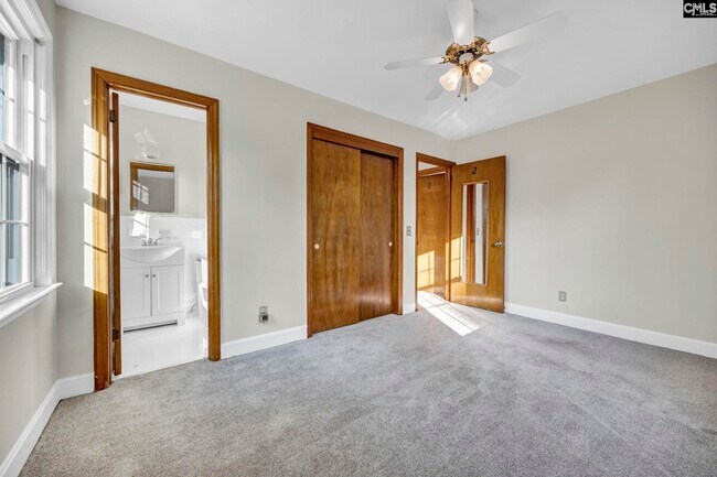 Building Photo - 1709 Woodfield Dr