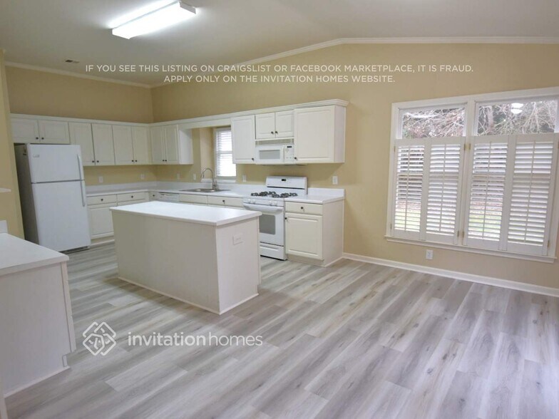 Building Photo - 6860 Dressage Crossing