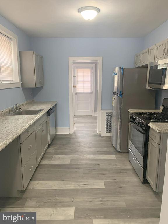 Building Photo - 2982 E Thompson St