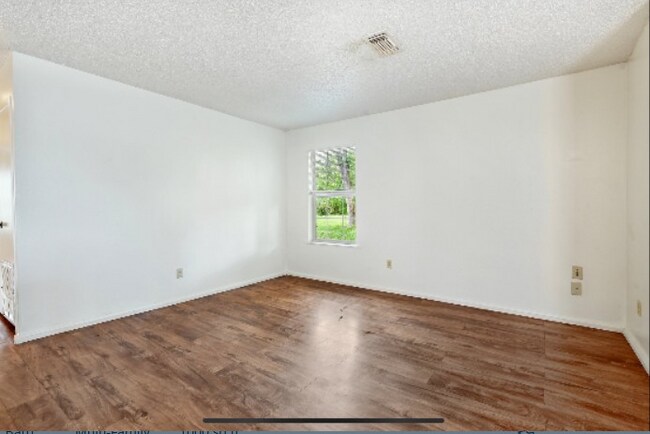 Building Photo - 105 E Wells St