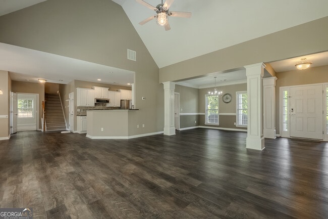 Building Photo - 120 Rosebay Ln