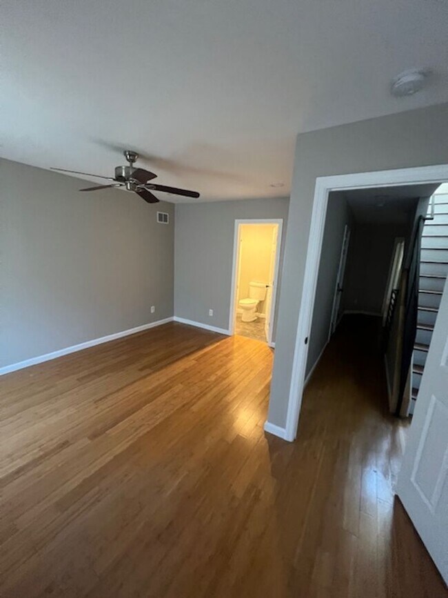 Building Photo - Stunning 3BD / 3BA Home with Rooftop Deck & Private Backyard — Ready to Call Home!