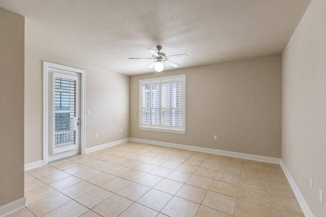 Building Photo - 96 Island Dr