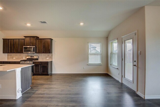 Building Photo - 203 Gatecrest Dr