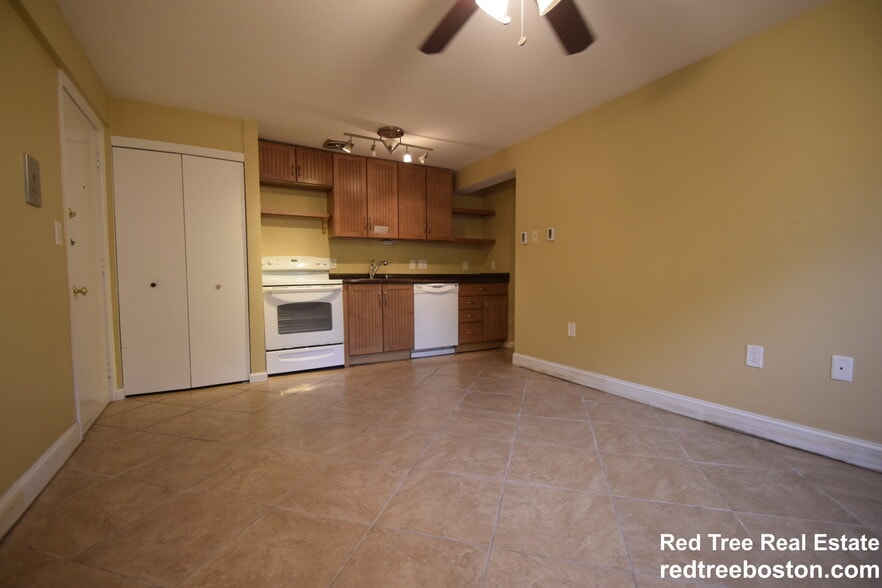 Building Photo - 1 Colonial Village Dr