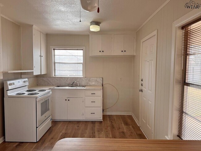 Building Photo - 2907 Moffett Ave