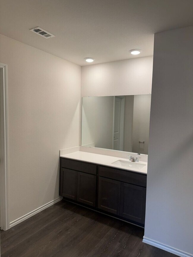 Building Photo - Spacious 4BR House in Aubrey