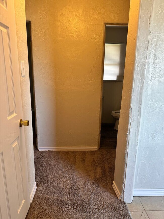 Building Photo - 2319 NW Bell Ave