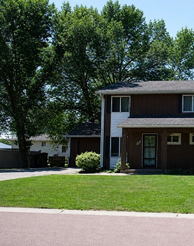 Building Photo - Opal Townhomes