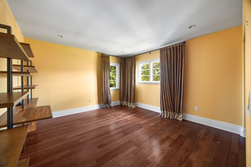 Building Photo - 758 Almar Ave