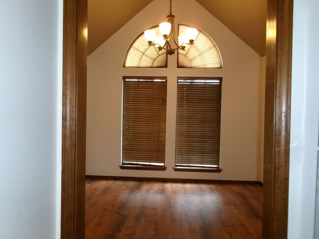 Building Photo - Pets Negotiable with Owner Approval!