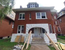 Building Photo - 4266 Washington Blvd