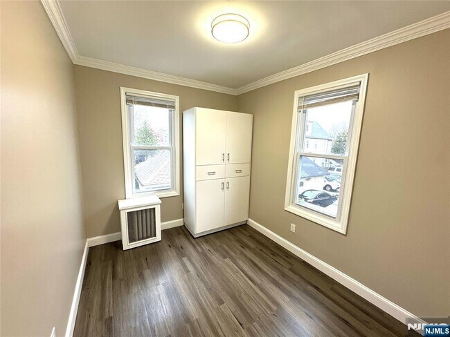 Building Photo - 140 Jewell St