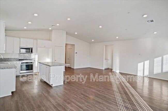 Building Photo - 4314 W Ave J 1