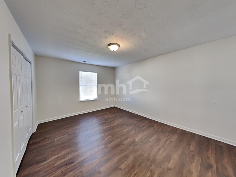Building Photo - 621 Everlasting Way