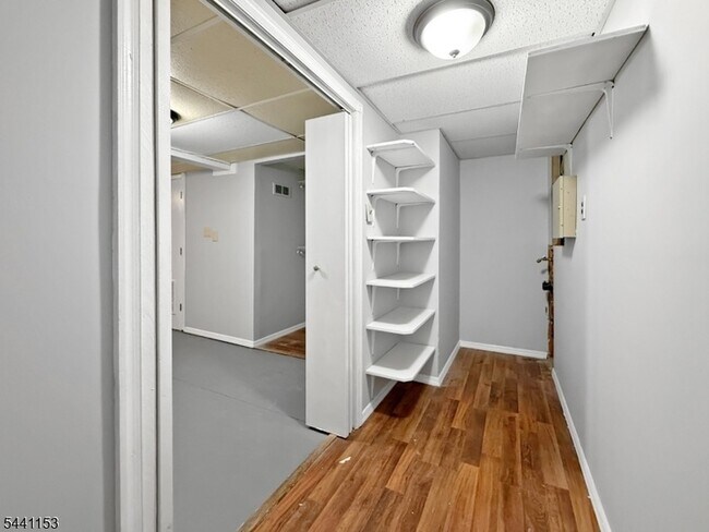 Building Photo - 249 Mercer St