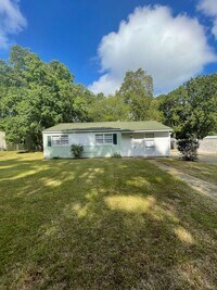 Building Photo - 3465 Dundale Rd