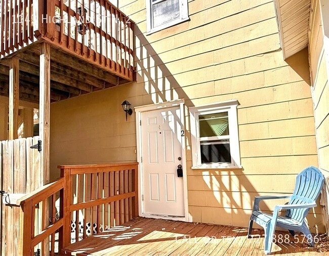 Building Photo - 1143 Highland St N