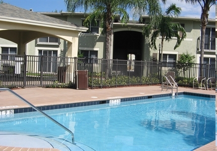 Primary Photo - Emerald Dunes Apartments