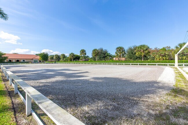 Building Photo - 14943 Paddock Dr