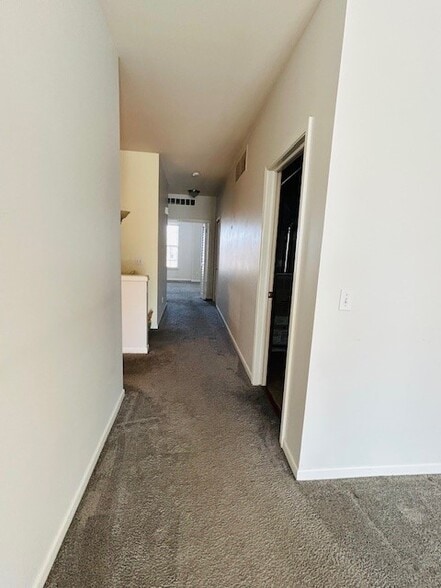 Building Photo - 1115 Alameda Blvd