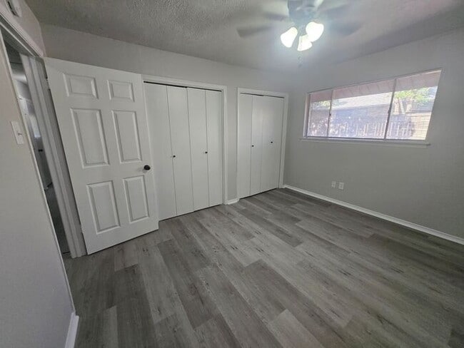 Building Photo - 3 Bedroom/2 Bathroom/1 Covered Parking Places - Remodeled