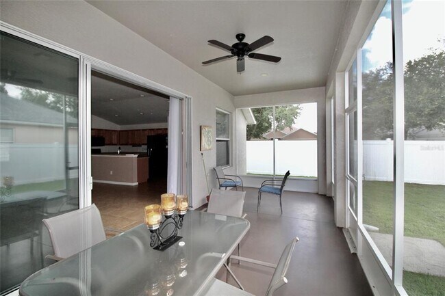 Building Photo - 5739 SW 40th St