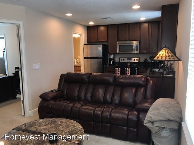 Building Photo - 8701 Via Trieste Dr