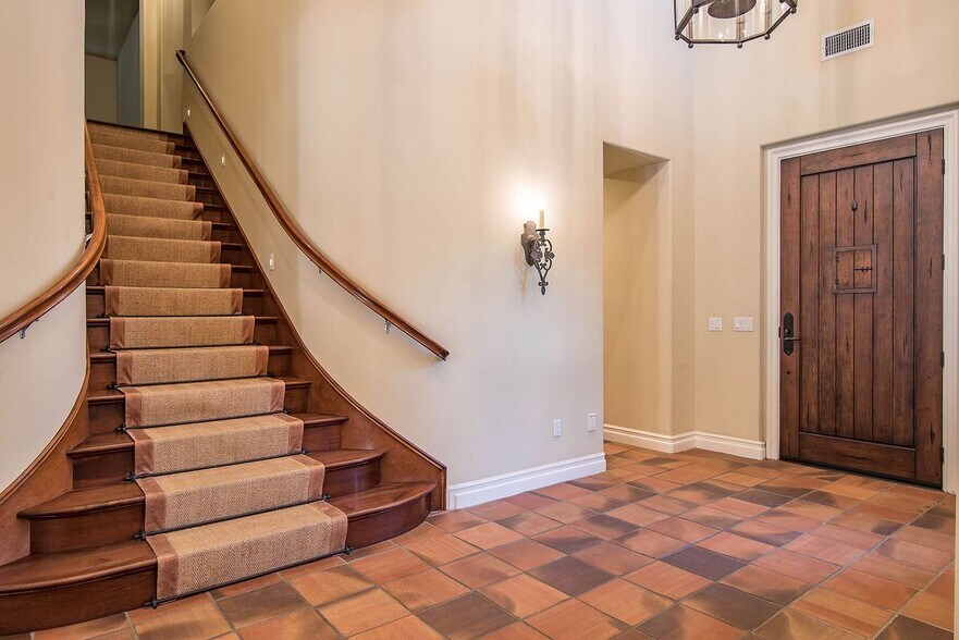Building Photo - 25400 Prado De Las Peras
