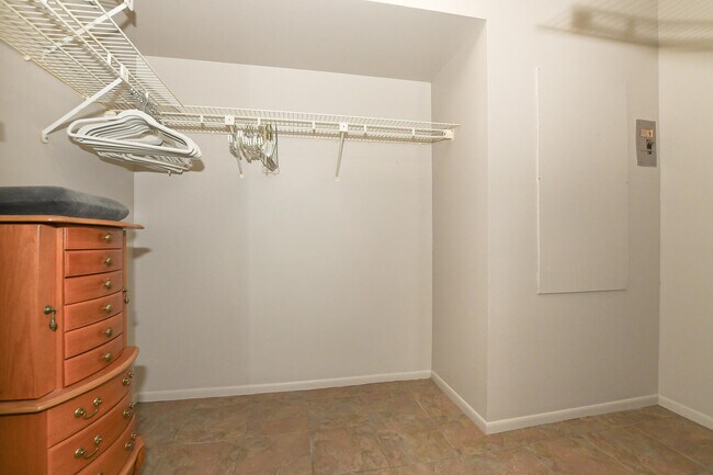 Building Photo - 20 Plantation Dr
