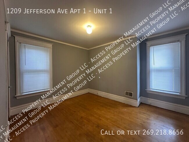 Building Photo - 1209 Jefferson Ave